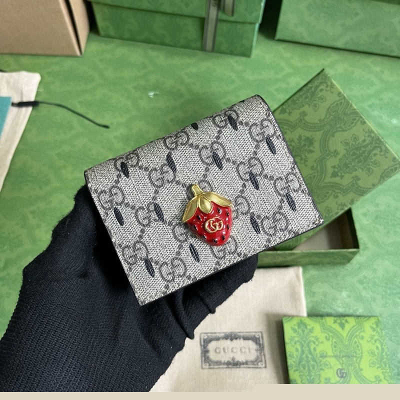 G*u*i wallets & purse